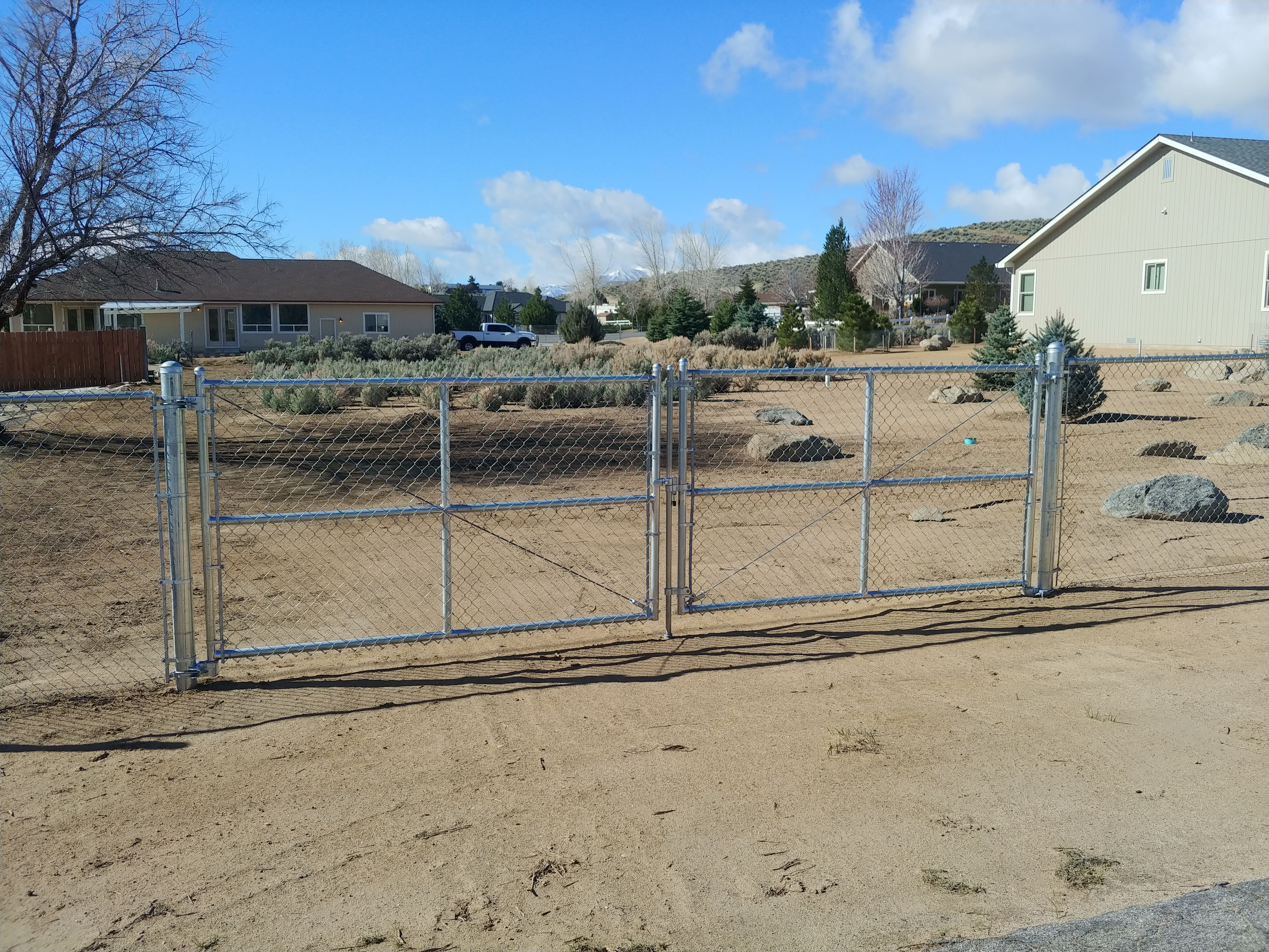 picture of a chain link fence